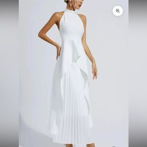 Elegant White Sleeveless Pleated Skirt set